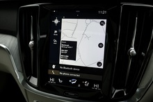 Volvo V60 D4 Inscription Pro Xenium Pack + Pano Roof + 360 Cams + Deployable Tow Bar - Thumb 17