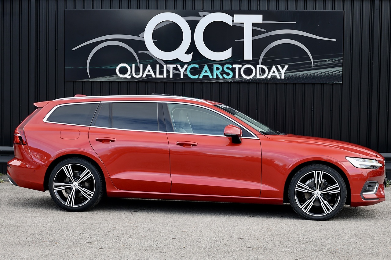 Volvo V60 D4 Inscription Pro Xenium Pack + Pano Roof + 360 Cams + Deployable Tow Bar - Large 5