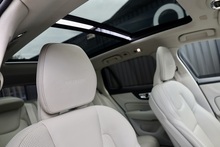 Volvo V60 D4 Inscription Pro Xenium Pack + Pano Roof + 360 Cams + Deployable Tow Bar - Thumb 6