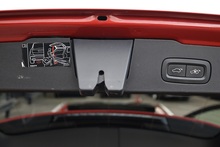 Volvo V60 D4 Inscription Pro Xenium Pack + Pano Roof + 360 Cams + Deployable Tow Bar - Thumb 24