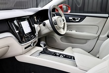 Volvo V60 D4 Inscription Pro Xenium Pack + Pano Roof + 360 Cams + Deployable Tow Bar - Thumb 7