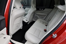 Volvo V60 D4 Inscription Pro Xenium Pack + Pano Roof + 360 Cams + Deployable Tow Bar - Thumb 32