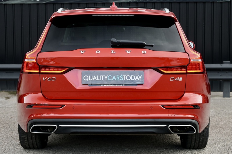 Volvo V60 D4 Inscription Pro Xenium Pack + Pano Roof + 360 Cams + Deployable Tow Bar Image 4