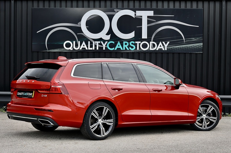 Volvo V60 D4 Inscription Pro Xenium Pack + Pano Roof + 360 Cams + Deployable Tow Bar Image 11
