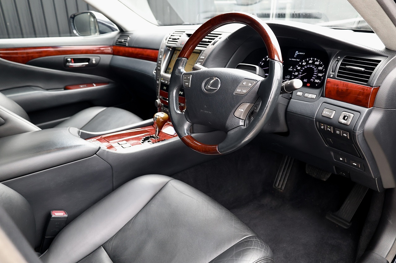 Lexus LS 600h L RSR Rear Seat Relaxation Pack + Huge Specification - Large 2