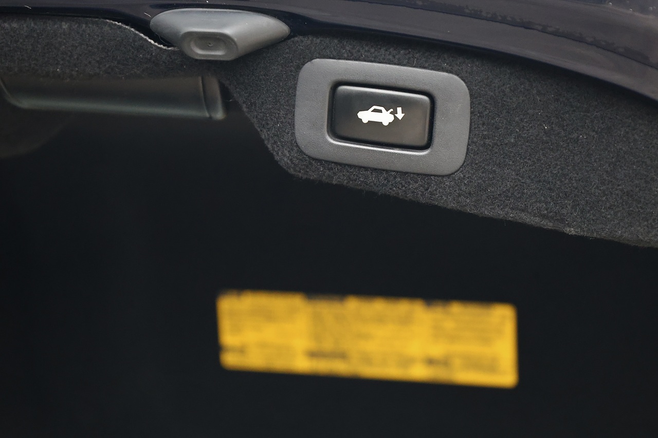 Lexus LS 600h L RSR Rear Seat Relaxation Pack + Huge Specification - Large 23