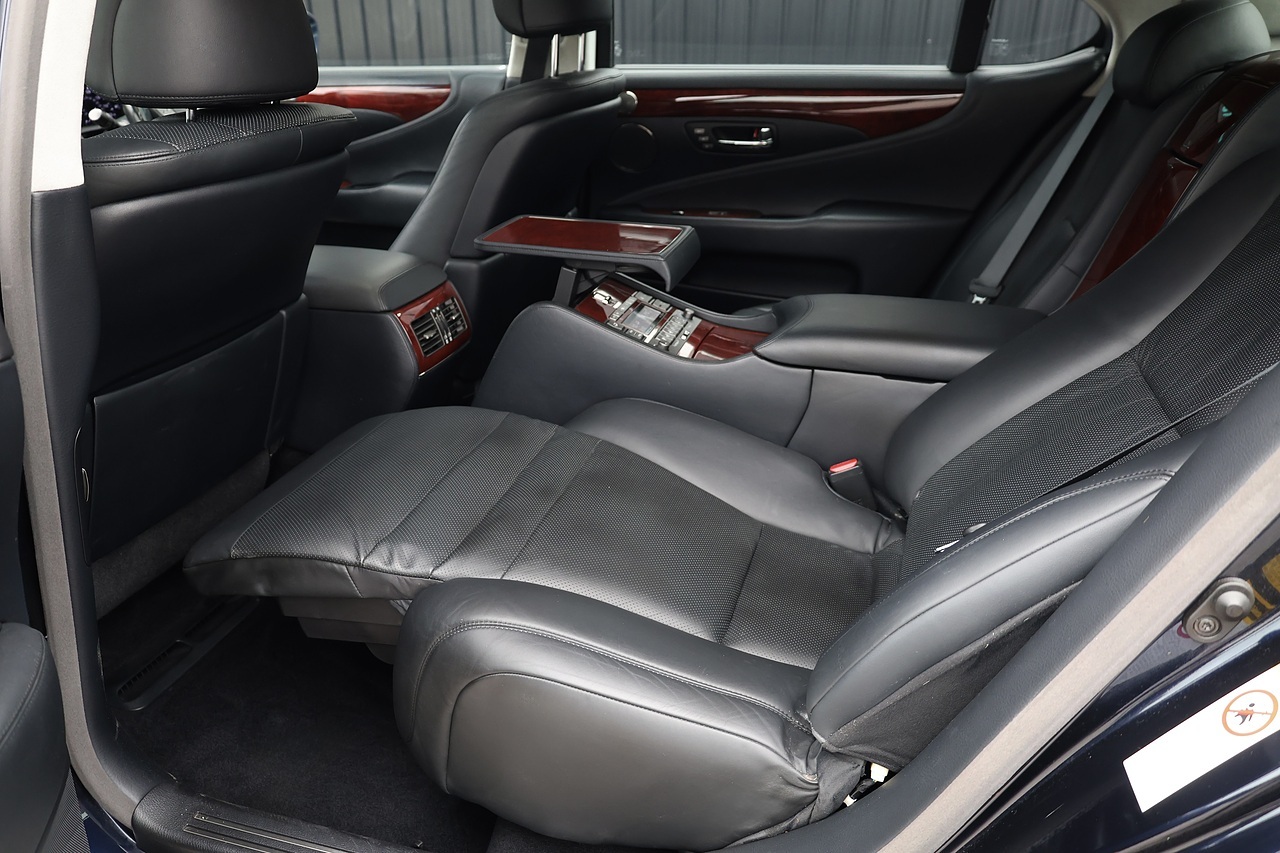 Lexus LS 600h L RSR Rear Seat Relaxation Pack + Huge Specification - Large 11