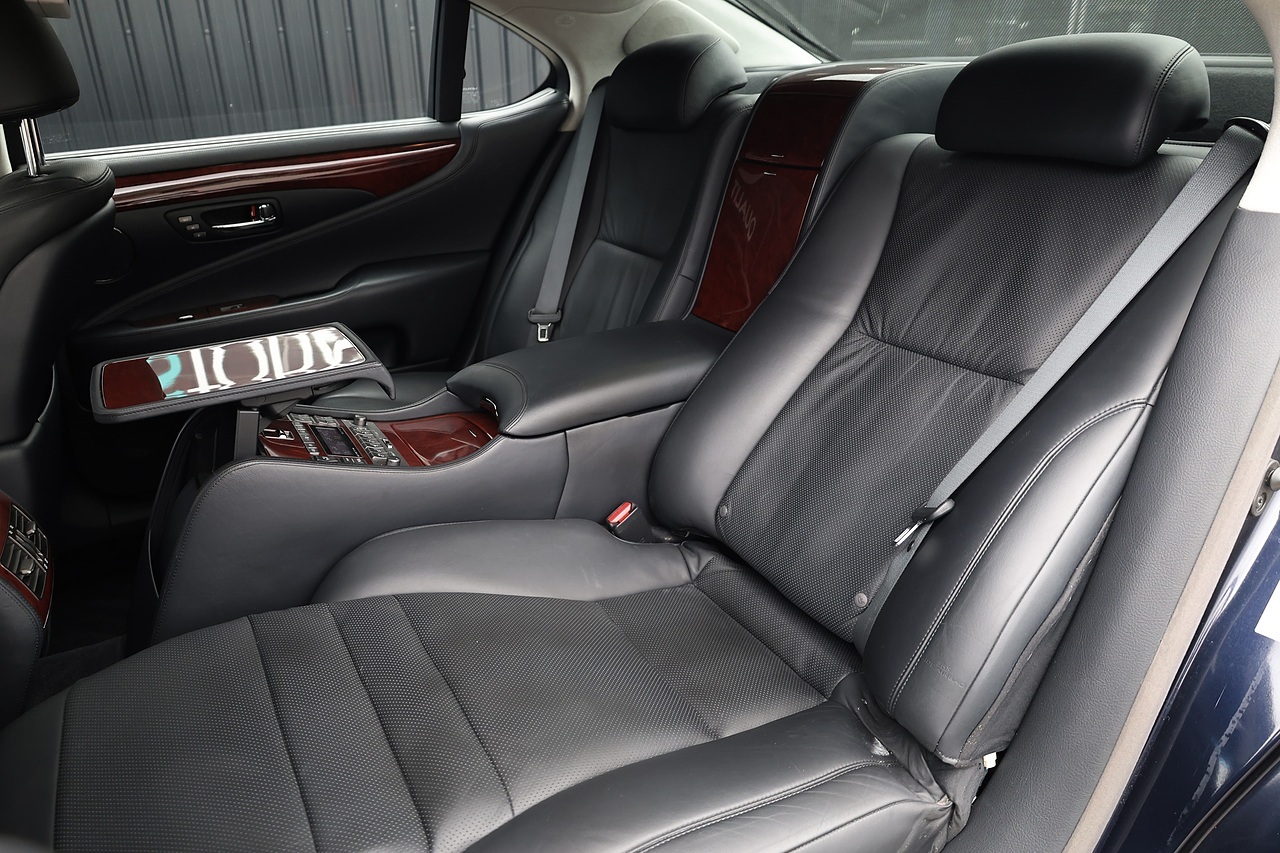 Lexus LS 600h L RSR Rear Seat Relaxation Pack + Huge Specification - Large 4