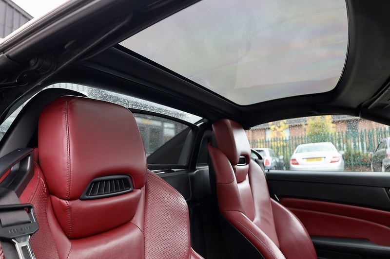Mercedes-Benz SLK 250 CDI AMG Sport 14 Services + Pano Roof + COMAND + AirScarf + Memory Pack Image 5