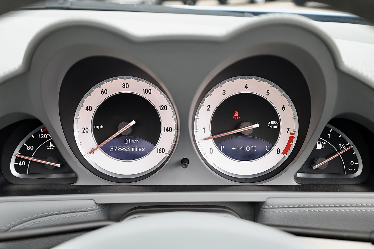 Mercedes-Benz SL 350 2 Former Keepers + Just Serviced by MB + Very Rare Spec - Large 14