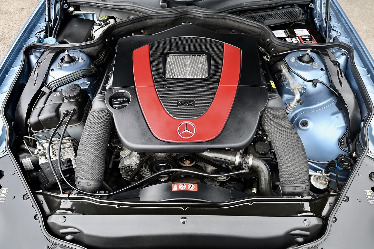 Mercedes-Benz SL 350 2 Former Keepers + Just Serviced by MB + Very Rare Spec - Large 17