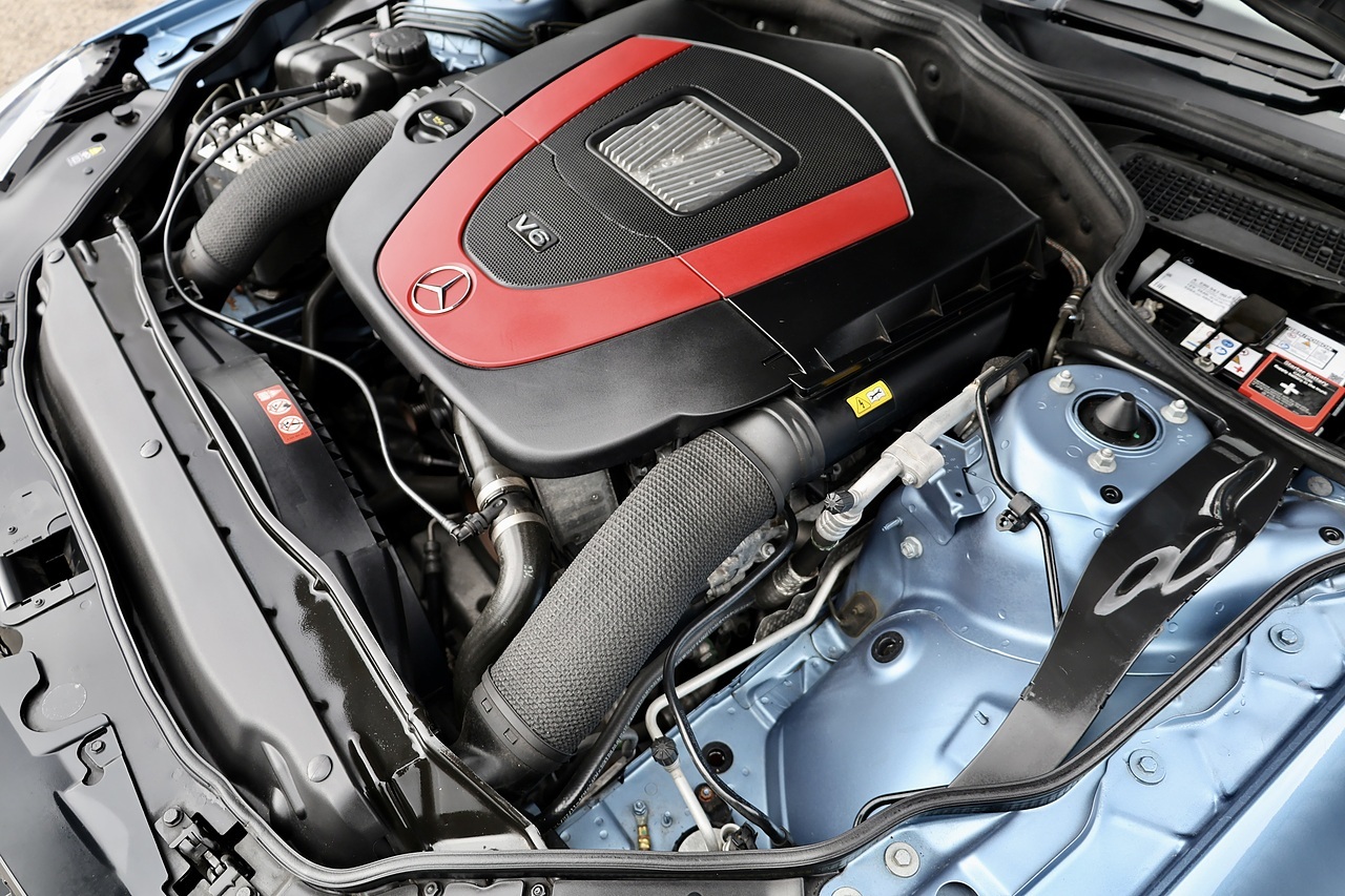 Mercedes-Benz SL 350 2 Former Keepers + Just Serviced by MB + Very Rare Spec - Large 20