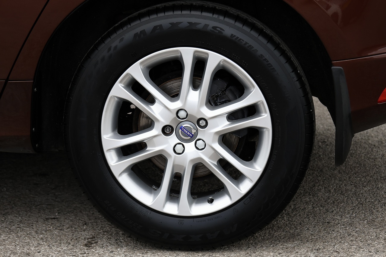Volvo XC60 D5 SE Lux Nav Rare Specification + Low Mileage + Full Service History - Large 30