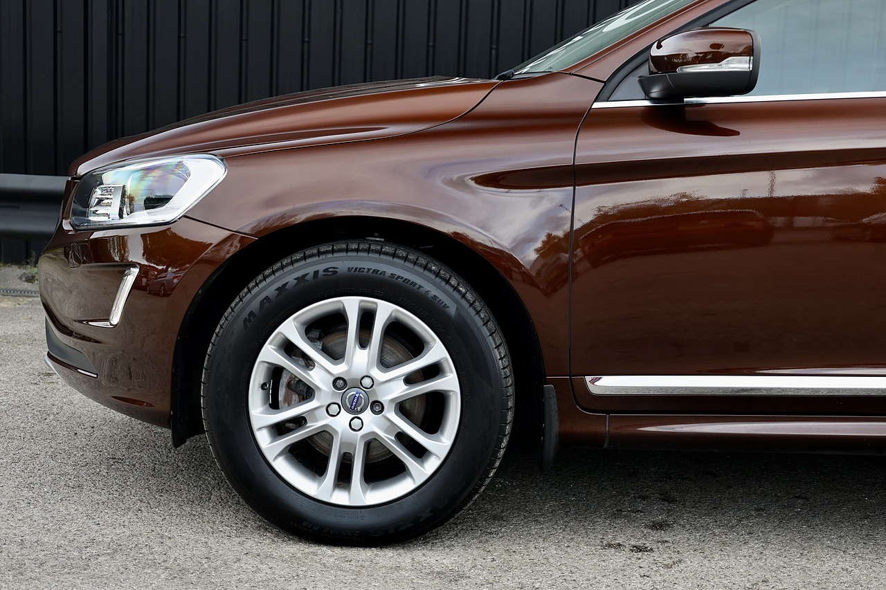 Volvo XC60 D5 SE Lux Nav Rare Specification + Low Mileage + Full Service History - Large 27