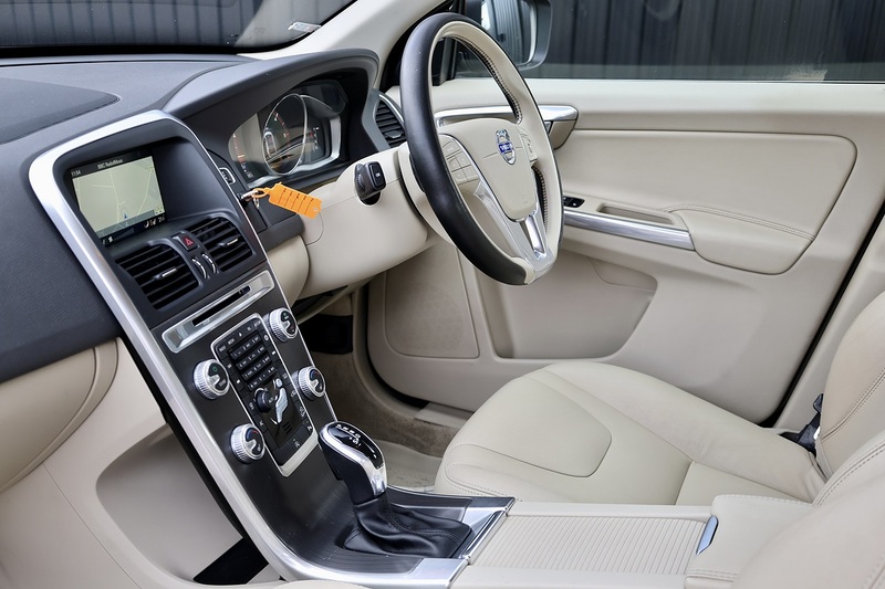 Volvo XC60 D5 SE Lux Nav Rare Specification + Low Mileage + Full Service History Image 11