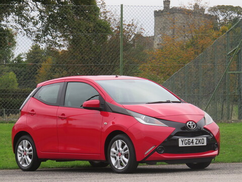 VVT-i x-play Hatchback 1.0 Automatic Petrol