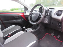 Toyota AYGO VVT-i x-play - Thumb 6