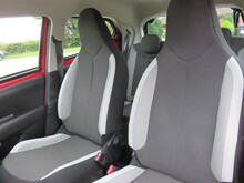 Toyota AYGO VVT-i x-play - Thumb 16