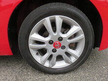 Toyota AYGO VVT-i x-play - Thumb 22