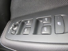 Volvo S60 T5 R-Design Plus - Thumb 10