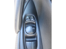 Nissan Qashqai dCi Tekna - Thumb 9