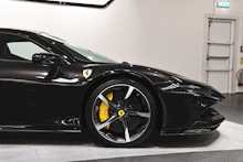 Ferrari SF90 Stradale T V8