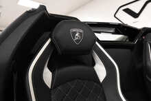 Lamborghini Aventador V12 LP 740-4 S