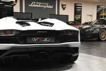 Lamborghini Aventador V12 LP 740-4 S