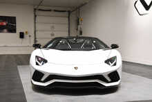 Lamborghini Aventador V12 LP 740-4 S