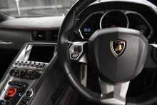 Lamborghini Aventador V12 LP 700-4