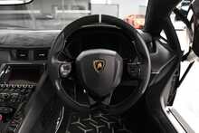 Lamborghini Aventador V12 LP 750-4 Superveloce