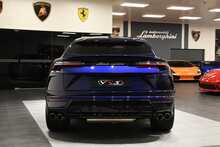 Lamborghini Urus V8