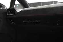 Lamborghini Huracan V10 LP 640-4 Performante