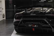 Lamborghini Huracan V10 LP 640-4 Performante