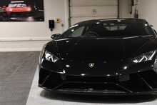 Lamborghini Huracan V10 LP 640-4 Performante