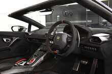 Lamborghini Huracan V10 LP 640-4 Performante