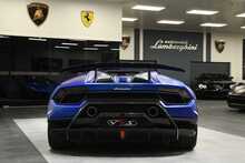 Lamborghini Huracan V10 LP 640-4 Performante