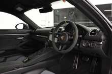 Porsche 718 Cayman GT4 RS