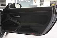 Porsche 718 Cayman GT4 RS