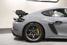 Porsche 718 Cayman GT4 RS