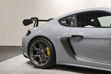 Porsche 718 Cayman GT4 RS