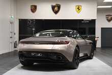 Aston Martin DB11 V12