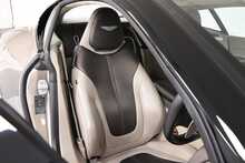 Aston Martin DB11 V12