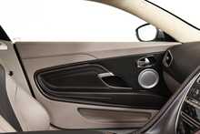 Aston Martin DB11 V12