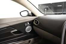 Aston Martin DB11 V12