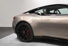 Aston Martin DB11 V12