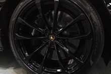 Lamborghini Urus V8 S