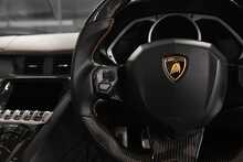 Lamborghini Aventador V12 LP 700-4 