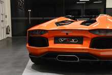 Lamborghini Aventador V12 LP 700-4 