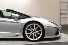 Lamborghini Aventador V12 LP 700-4 